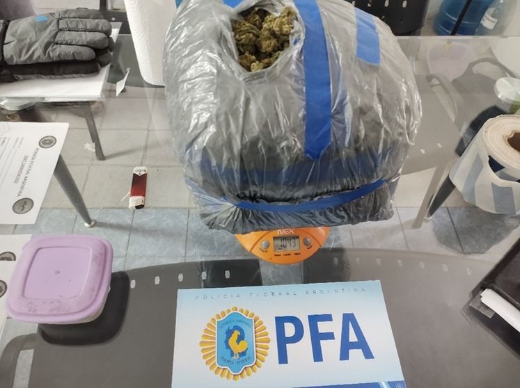 ”Pick-ups ilegales": en múltiples operativos en Córdoba y Buenos Aires, PFA desbarató puntos de venta de drogas