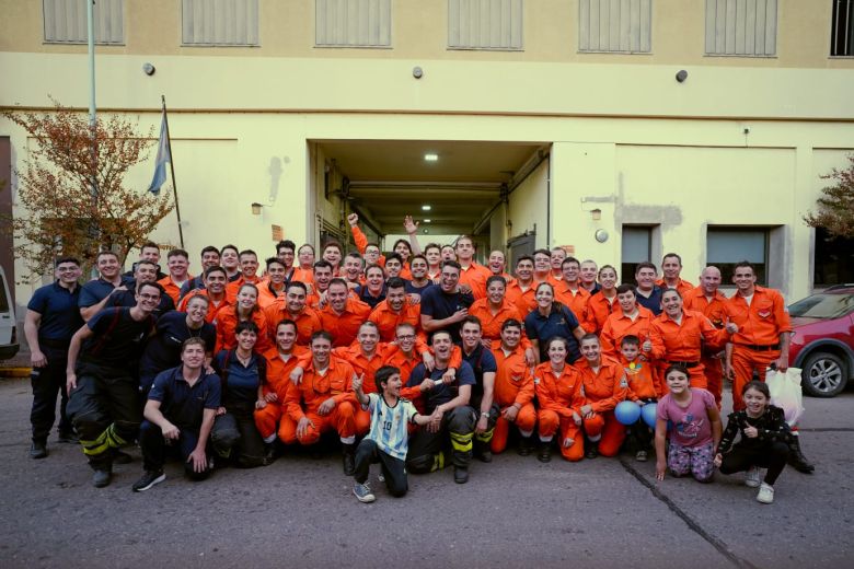 Bomberos voluntarios: enorme compromiso y valor