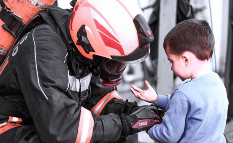 Bomberos voluntarios: enorme compromiso y valor