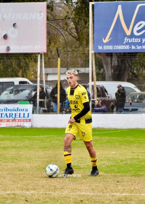 Valentín Laspina: "Contentos con los pies sobre la tierra, con el objetivo de conseguir el campeonato"