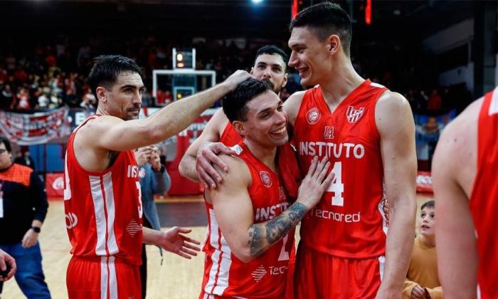 Instituto remontó y se quedó con la clasificación a semifinales