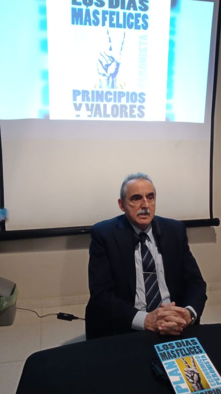 Guillermo Moreno habló de fracaso de Milei, reorganización del peronismo y “prepararse para el día después”