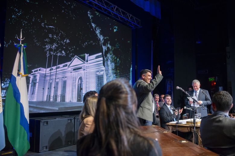 Asumieron los concejales y tribunos electos