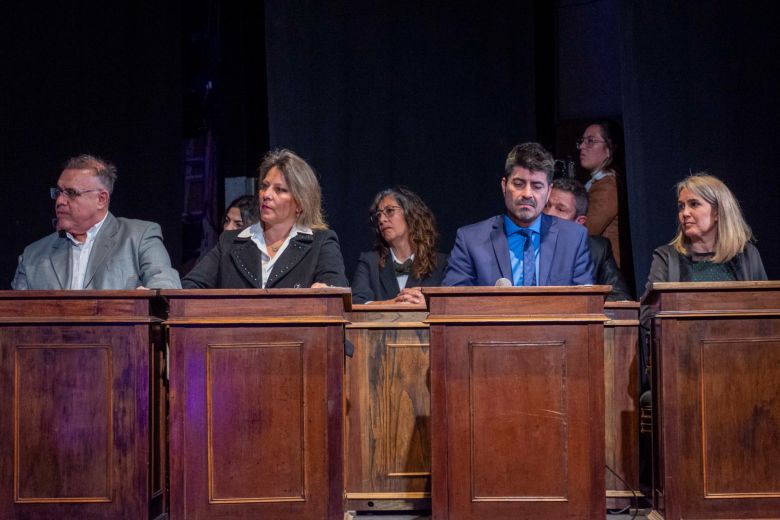 Asumieron los concejales y tribunos electos