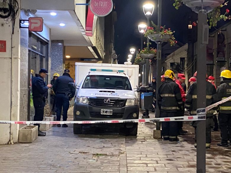 Dos estudiantes de Serrano murieron por inhalación de monóxido de carbono en el incendio del edificio de Córdoba