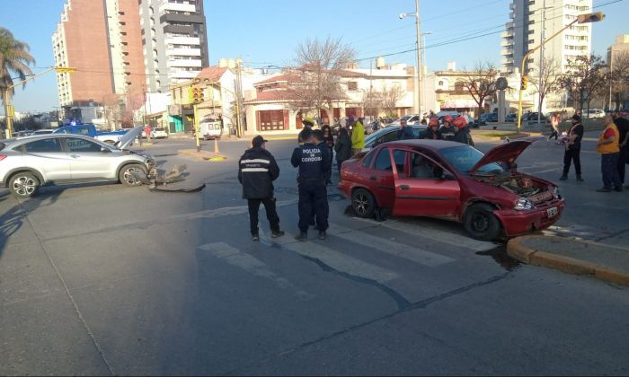 Choque en cadena en Jaime Gil y avenida España deja como saldo una mujer herida 