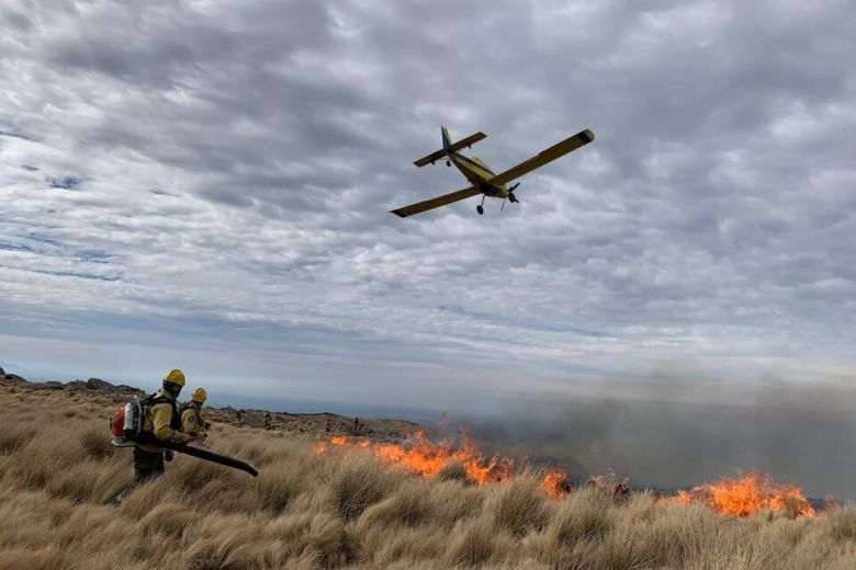 Incendio en la zona del Champaquí: esperan contener las llamas en las próximas horas