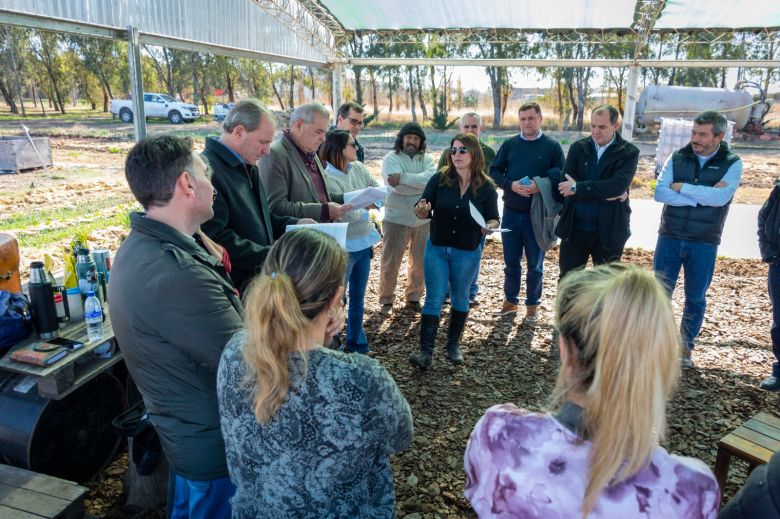 ​De Rivas y Busso recorrieron la Huerta Sustentable de Bio4