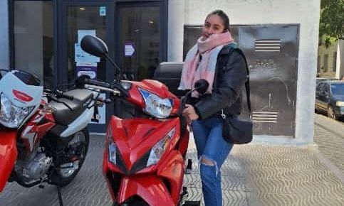 El lunes compró la moto, el miércoles se la robaron y tres horas después le pidieron el rescate desde la cárcel 