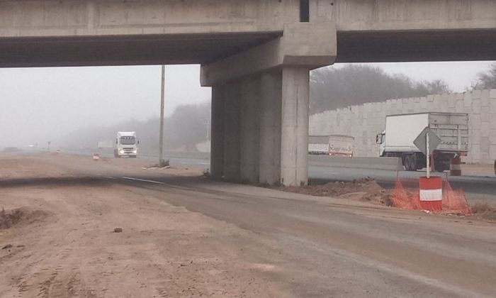 Peligros en accesos a Río Cuarto: cruce de rutas nacionales 8 y A005 en obras y empalme de Sol de Mayo