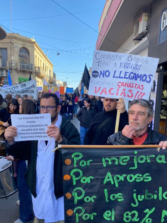 Paro docente: Según la provincia el acatamiento fue del 54,9% 