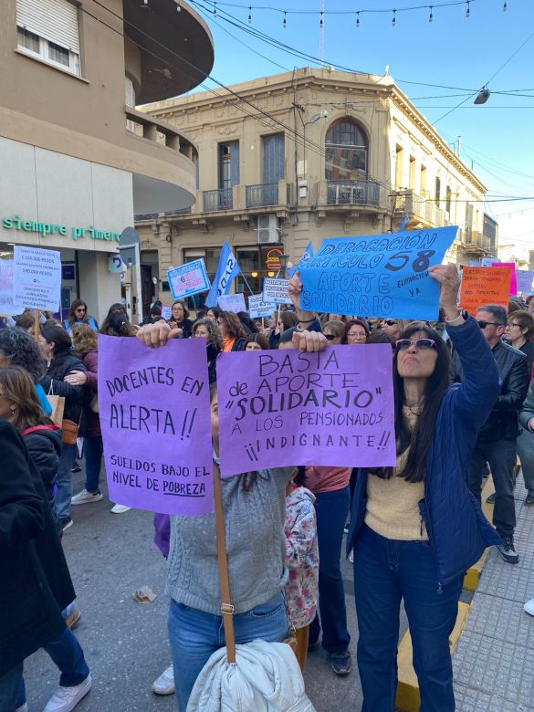 Paro docente: Según la provincia el acatamiento fue del 54,9% 