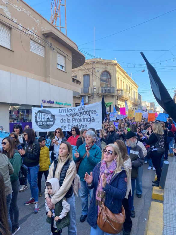 Paro docente: Según la provincia el acatamiento fue del 54,9% 