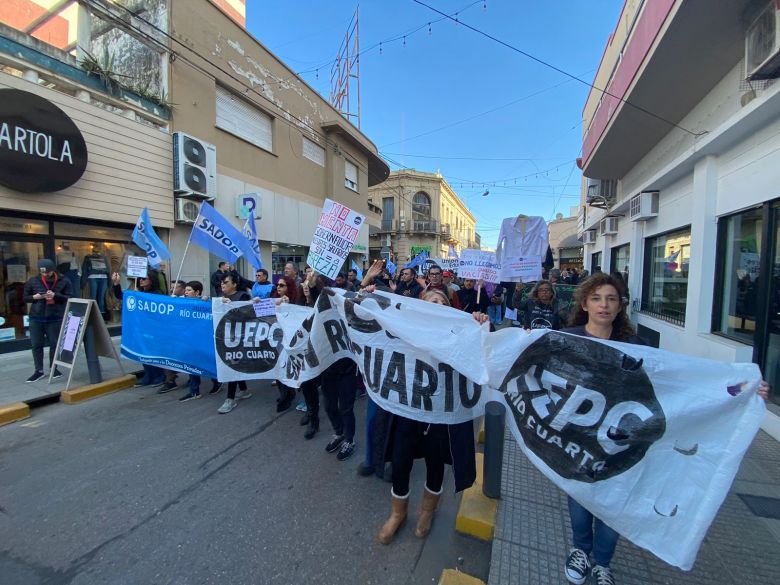 Paro docente: Según la provincia el acatamiento fue del 54,9% 