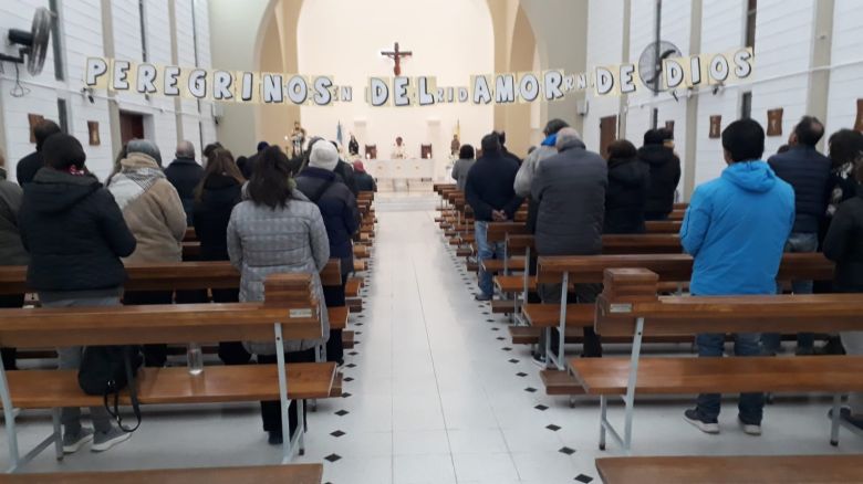 El pedido de trabajo reúne a los fieles frente a San Cayetano