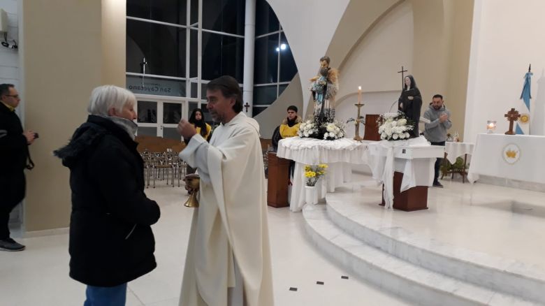 El pedido de trabajo reúne a los fieles frente a San Cayetano