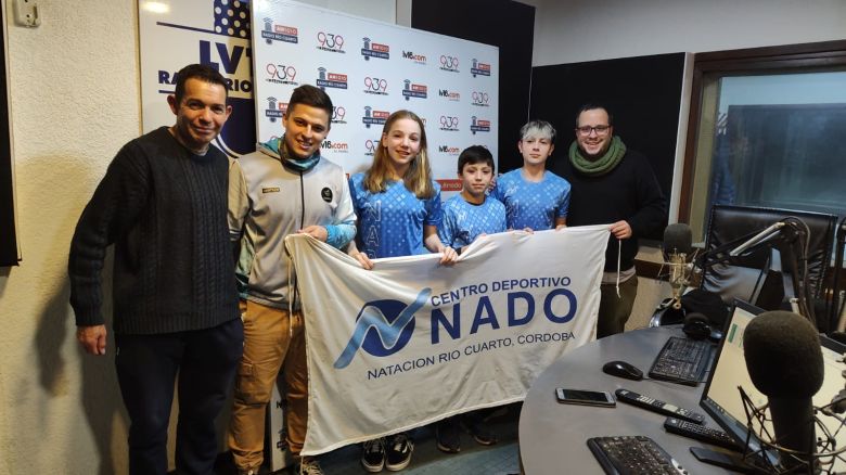 Nadadores de selección en el piso de "Saque de Arco"