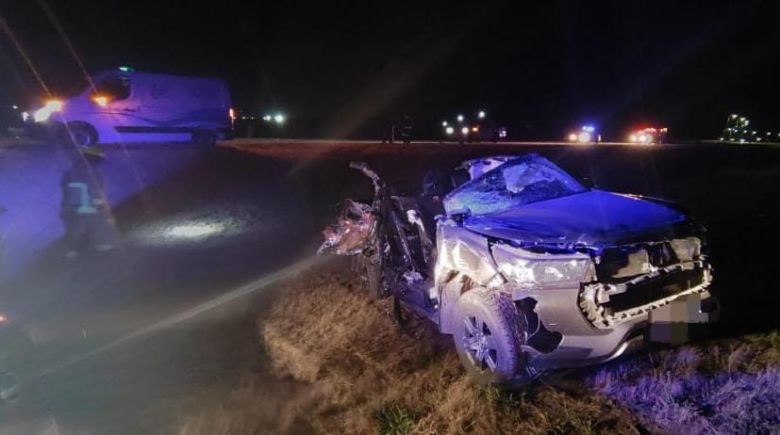 Choque impactante entre un camión y una camioneta 