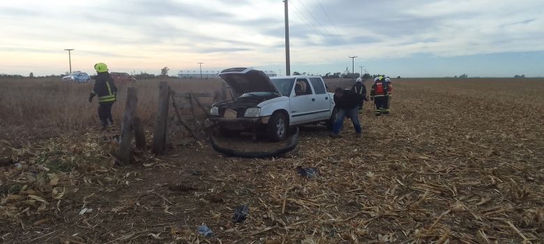 Una joven resultó herida tras volcar su camioneta en Monte de los Gauchos