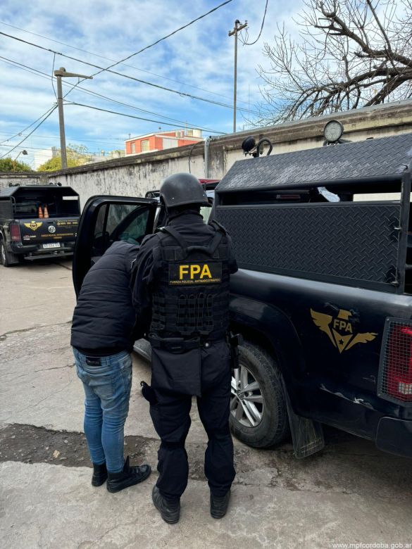 Villa María: FPA secuestró más de 200 dosis de cocaína en cercanías de la cárcel y hay dos detenidos