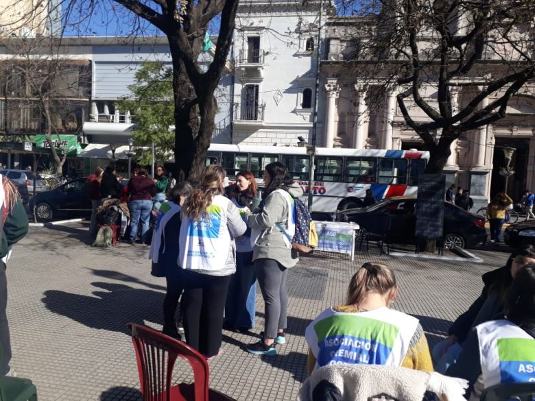 Docentes y no docentes realizan un paro en universidades nacionales 