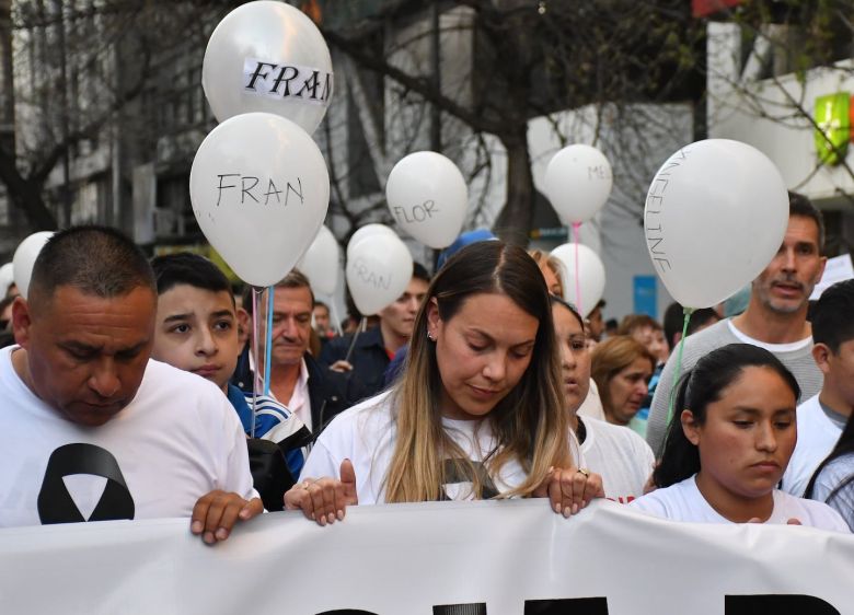 "Nuestros hijos nacieron sanos y de un momento a otro se descompensaban"