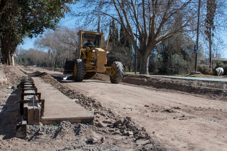 ​Avanza el cordón cuneta en Lomitas de oro con una inversión superior a los $300 millones