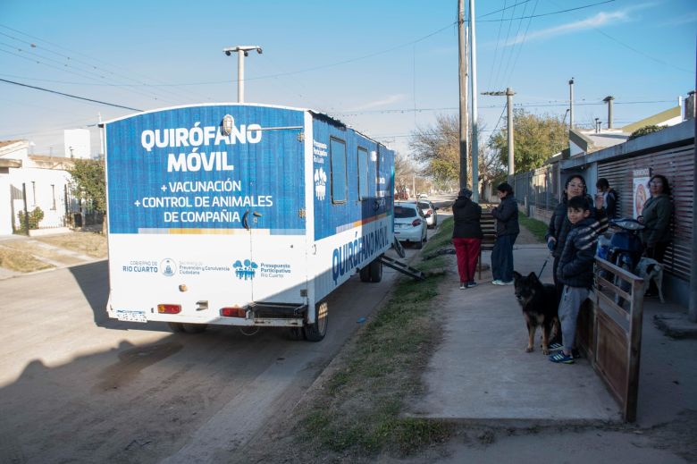 El Quirófano Móvil realiza castraciones y vacunaciones gratuitas en la Vecinal Pizarro 