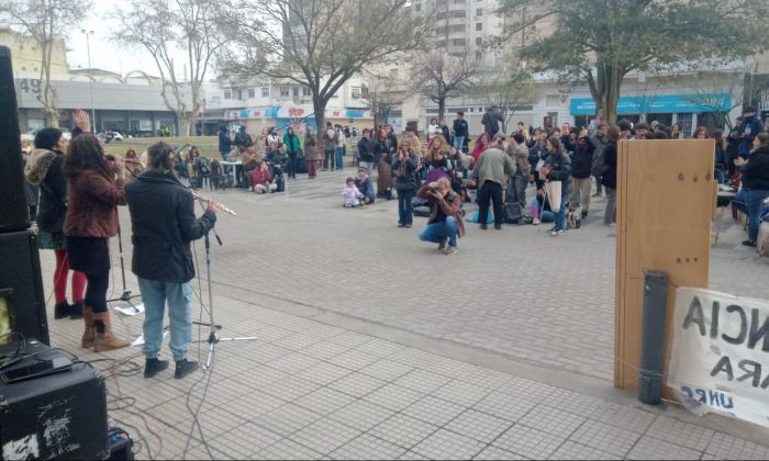 Con un festival musical concluyeron las medidas de fuerza de una semana de docentes, nodocentes y estudiantes