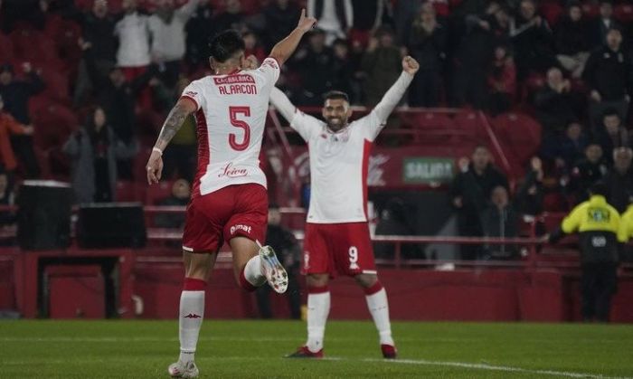 Huracán le ganó a Belgrano y volvió a ser el líder