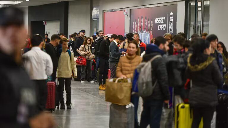 Aeroparque: cuáles son los vuelos cancelados y demorados tras el inicio de la medida de fuerza sindical