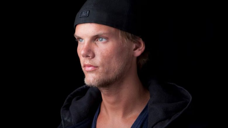 Subastan instrumentos y objetos personales de Avicii para recaudar fondos para su fundación