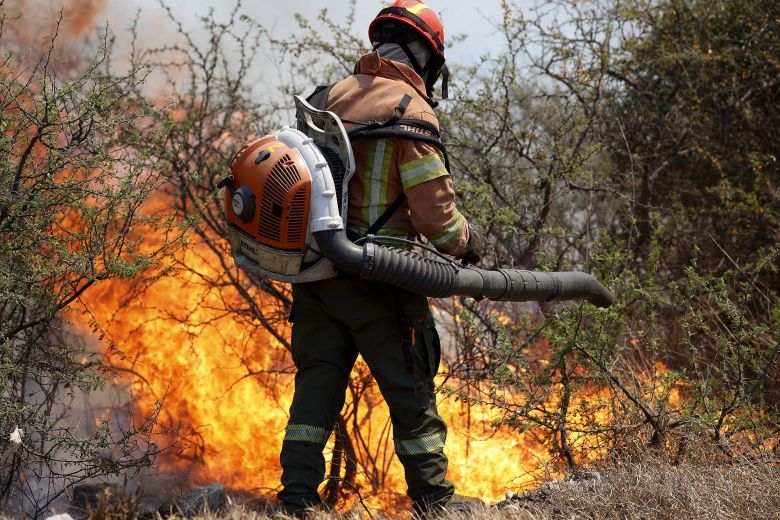 Denuncian que la  Provincia utiliza en tareas de oficina a bomberos altamente capacitados en siniestros