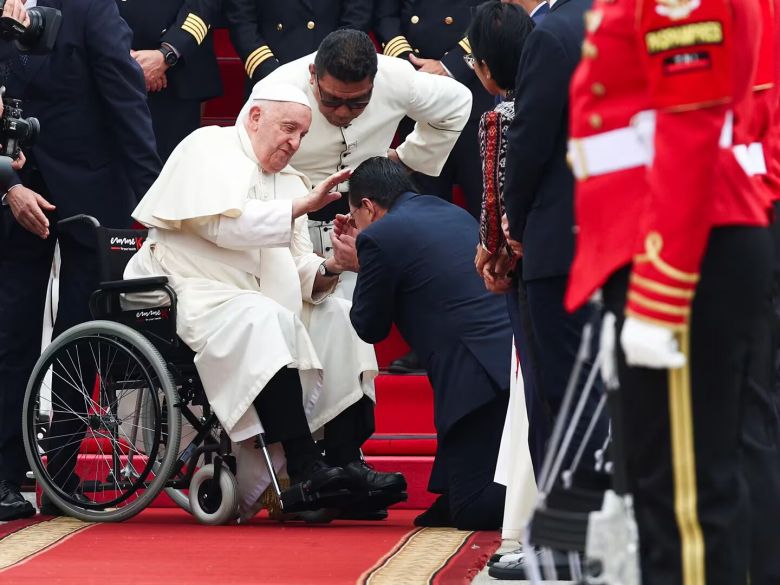 El Papa Francisco llegó a Indonesia para comenzar su gira por Asia y Oceanía