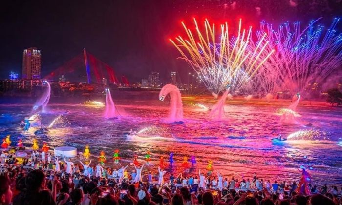 Bailarín de Moldes en uno de los parques temáticos más grandes del mundo