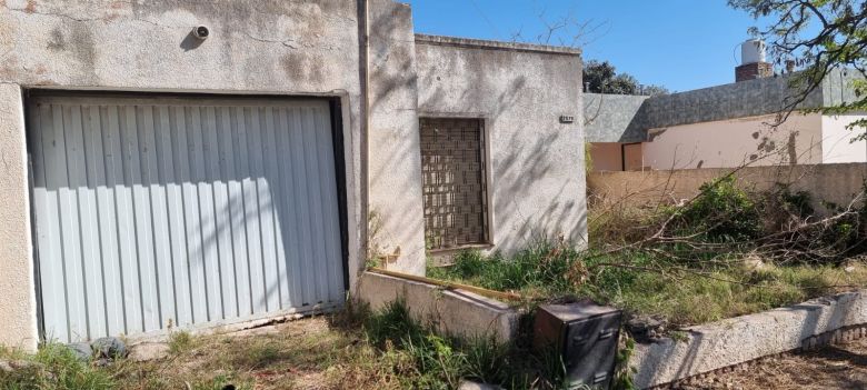 Vecinos de calle Gaudard reclaman por la inseguridad que genera una casa de la Policía Federal en desuso