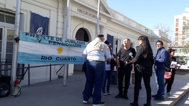 El Frente de Jubilados y Pensionados de Río Cuarto pidió la Banca del Ciudadano en el Concejo Deliberante