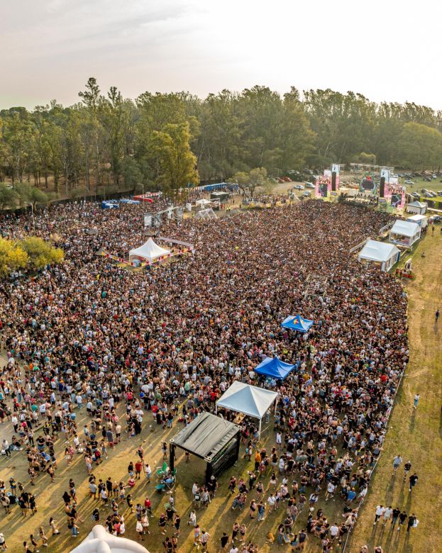 Embalse: Más de 140.000 jóvenes en las dos primeras jornadas de festejo por la Primavera