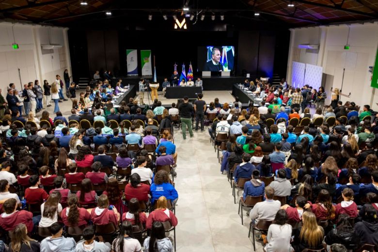 De Rivas participó de la segunda sesión del año del Parlamento Estudiantil