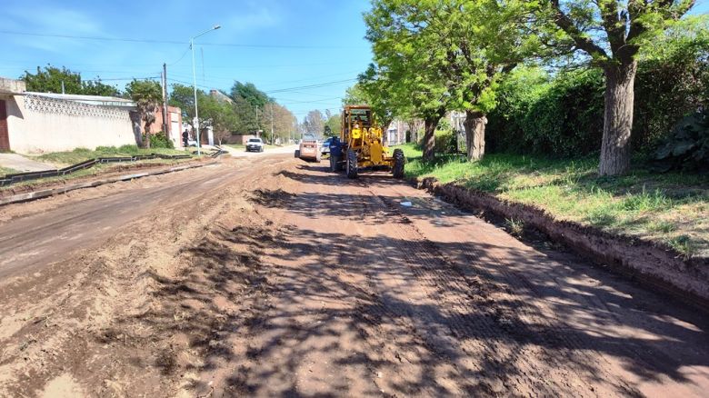 Con fondos provinciales avanzan las obras de cordón cuneta y el Polideportivo Social de Las Higueras