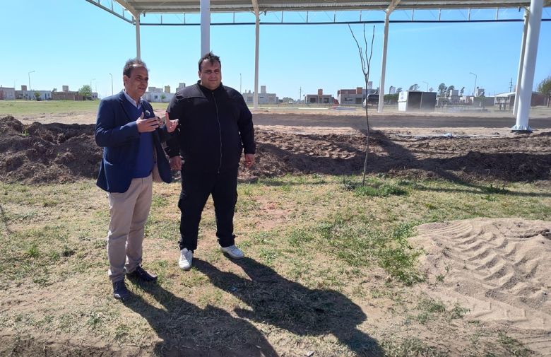 Con fondos provinciales avanzan las obras de cordón cuneta y el Polideportivo Social de Las Higueras