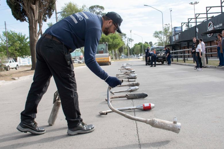 ​Destruyeron más de 100 caños de escape antirreglamentarios