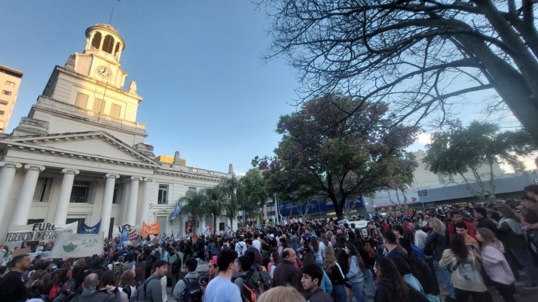 Histórica movilización en defensa de la Universidad Pública en Río Cuarto 