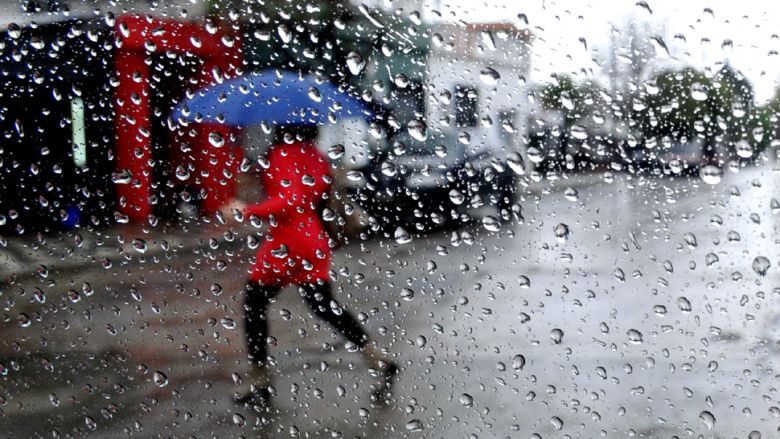 Gran parte del fin  de semana largo con lluvia