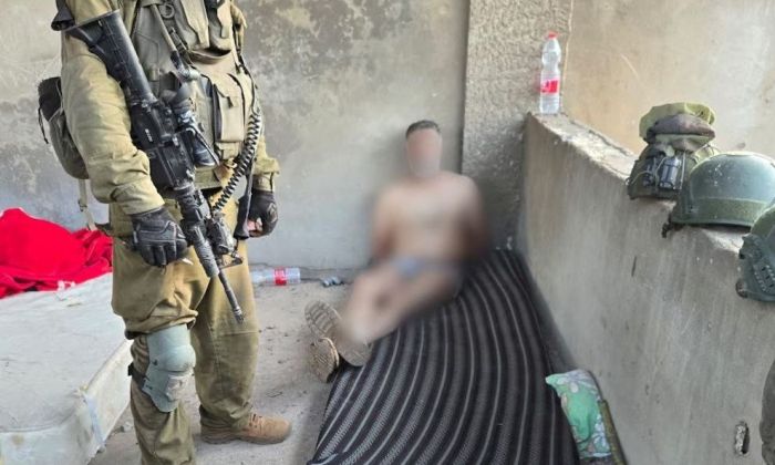 El Ejército israelí capturó a un terrorista de Hezbollah escondido en un túnel en el sur de Líbano