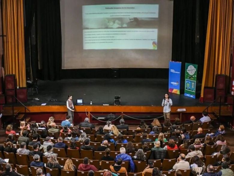 Capilla del Monte: ambiente brindó una capacitación a docentes sobre restauración ecológica posfuego