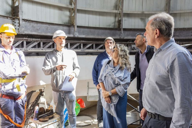 De Rivas visitó el Colegio Nacional y recorrió la remodelación de la cúpula del Observatorio