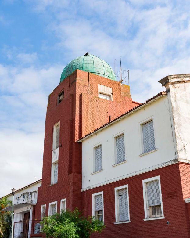 De Rivas visitó el Colegio Nacional y recorrió la remodelación de la cúpula del Observatorio