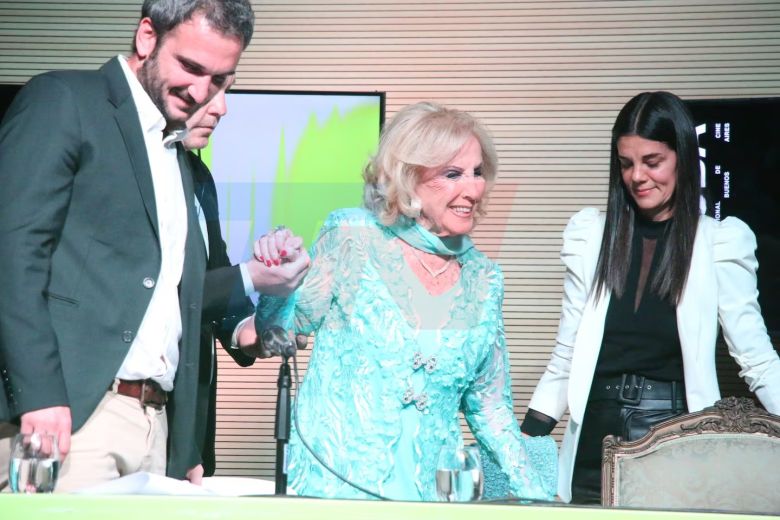 Mirtha Legrand se emocionó al recibir el doctorado Honoris Causa de la UBA y defendió a la universidad pública