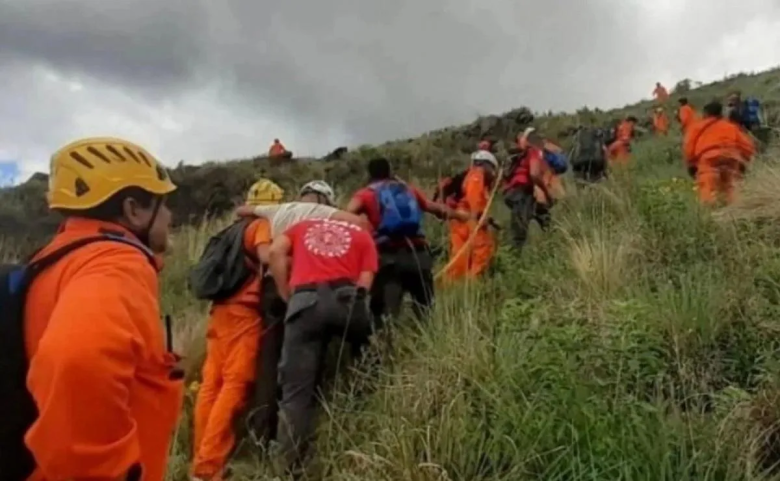 Rescataron a 47 niños de Rosario en el Cerro Champaquí: 10 están intoxicados